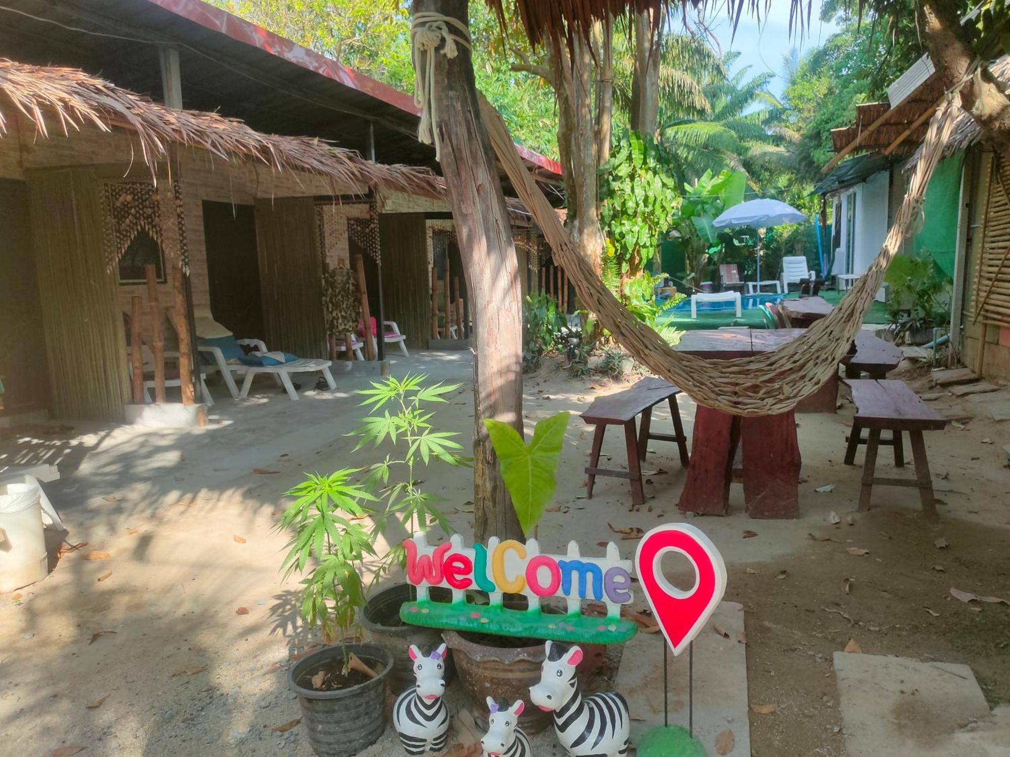Row House Long Beach Краби Экстерьер фото