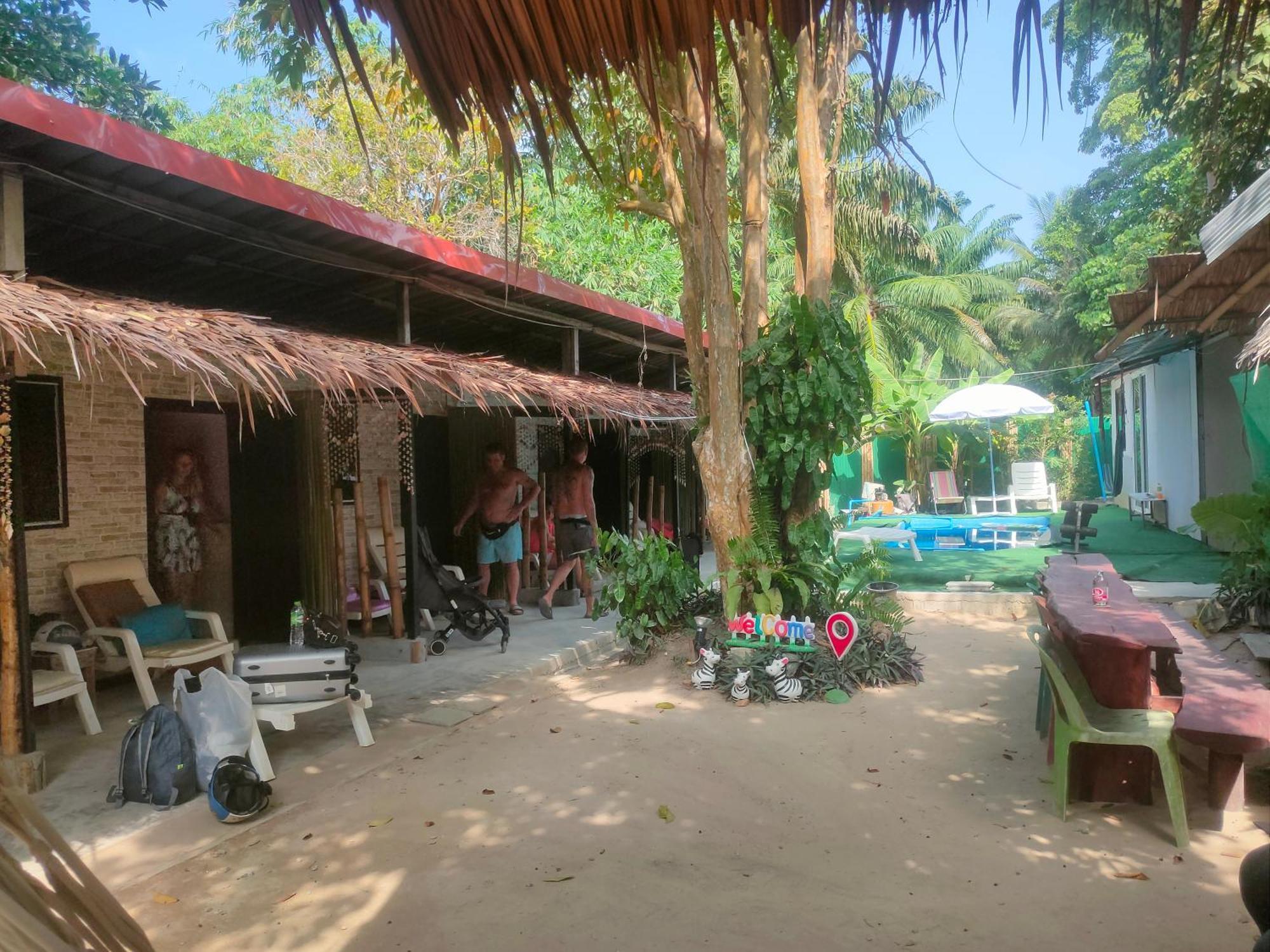 Row House Long Beach Краби Экстерьер фото
